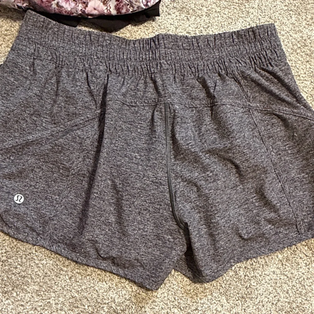 Women's Gray lululemon tracker Shorts - Picture 2 of 3